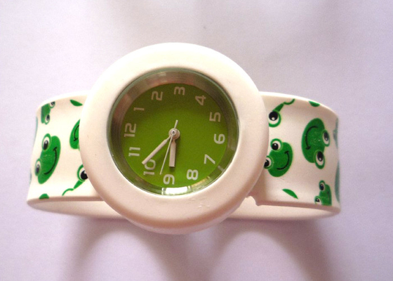 3ATM Green Frog Kids Slap Silicone wristband Watches with Precise Quartz Movement